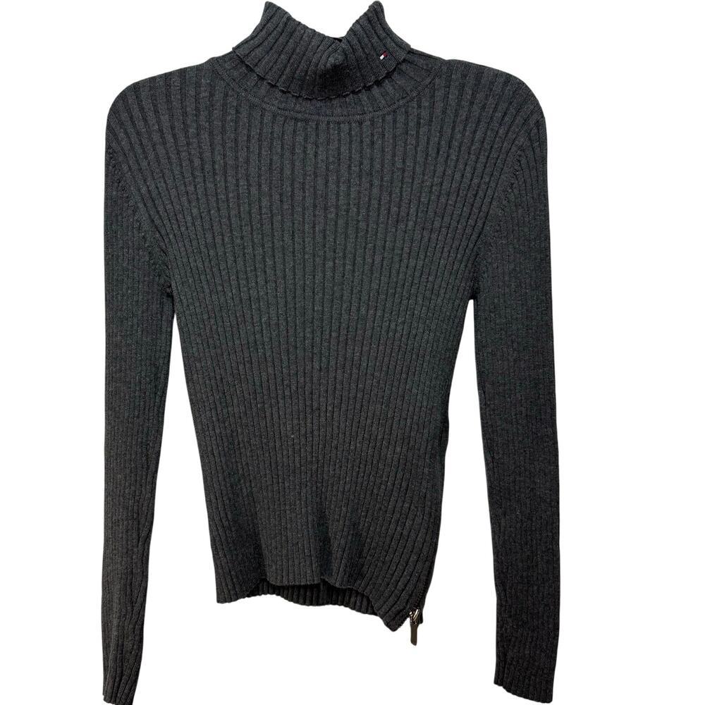 Tommy Hilfiger Women’s Ribbed Turtleneck with side zipper. Size M